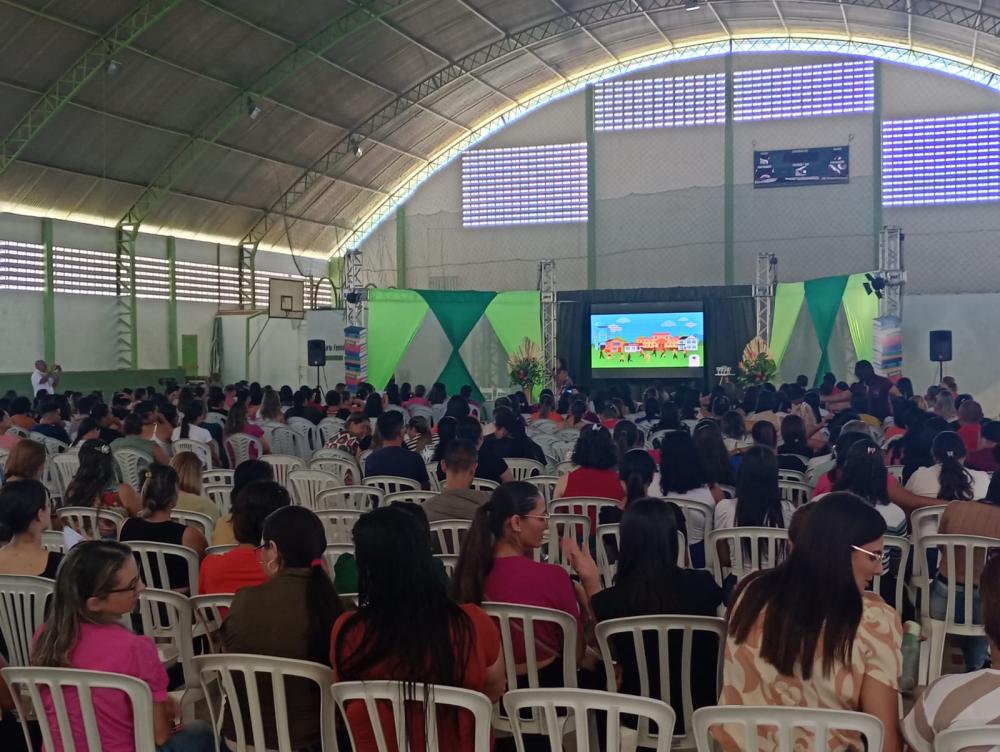 Secretária de Educação de Monteiro participa da II Jornada do Professor Empreendedor