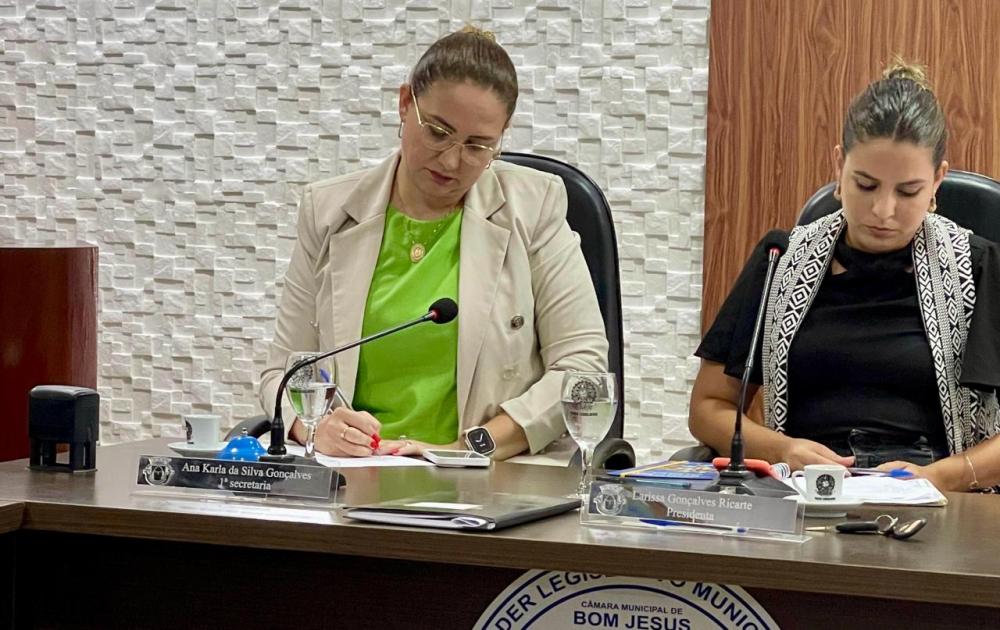 Prefeita de Bom Jesus, Denise Bayma, Anuncia Agenda de Inaugurações e Novos Investimentos durante Sessão na Câmara Municipal