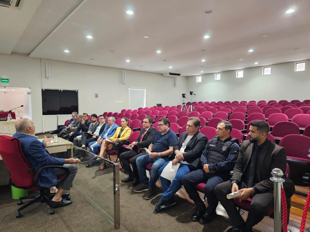 Prefeito de Soledade e presidente do Consórcio Intermunicipal de Segurança Pública – UNISEG, Geraldo Moura Ramos, participou de reunião no TCE/PB.