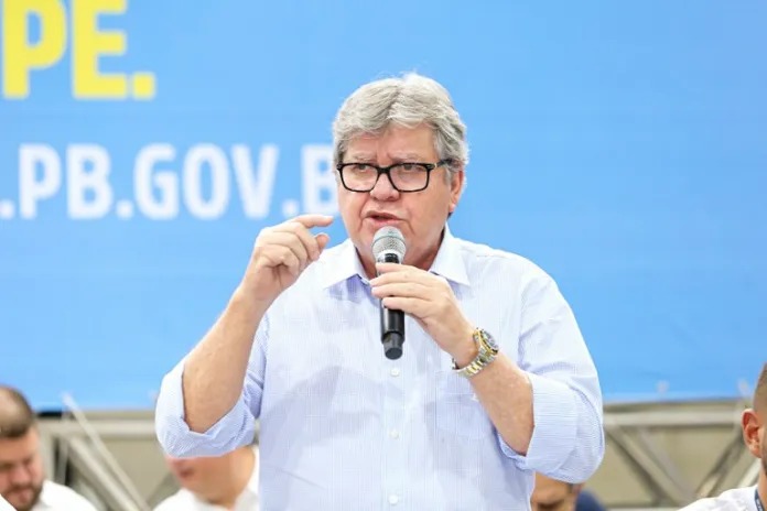 João Azevêdo lança Programa Paraíba contra o Câncer