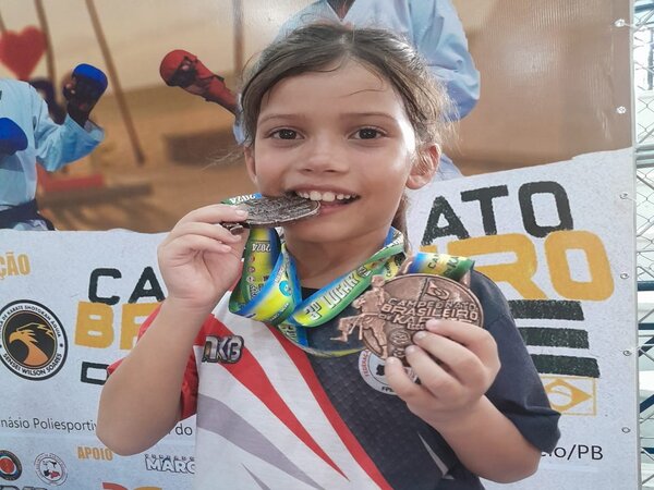 Atletas de Bom Jesus PB brilham no Campeonato Brasileiro de Karatê Escolar 2024