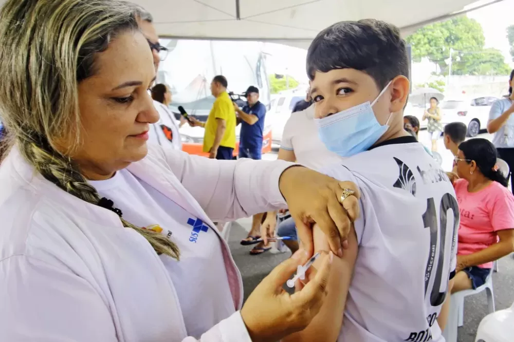 Em João Pessoa, Vacinação contra dengue é retomada para crianças e adolescentes de 10 a 14 anos 