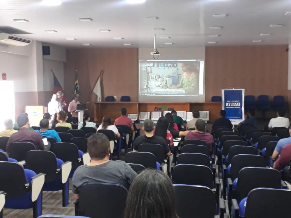Faculdade SENAI realiza minicurso em parceria com IST Têxtil e Confecção