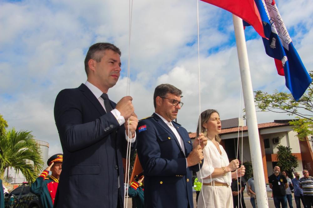 Em Cabedelo, Semana da Pátria é aberta com hasteamento da Bandeira e execução do Hino Nacional em praça pública 