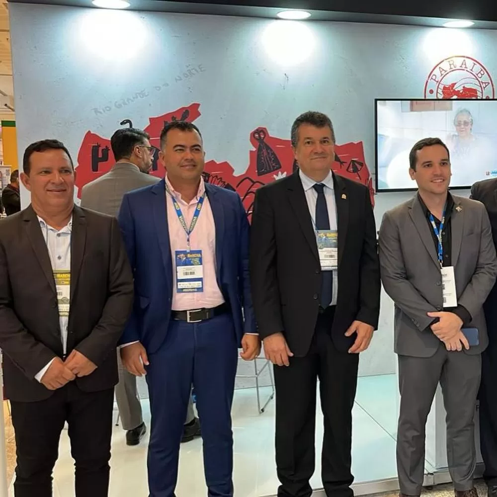 Prefeito de Barra de Santa Rosa, Neto Nepomuceno, participa da Marcha dos Prefeitos em Brasília