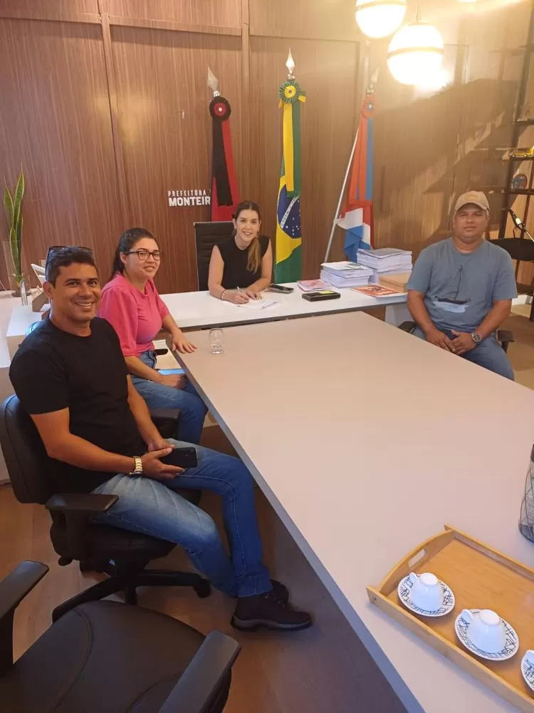 Investimentos: Prefeita de Monteiro, Anna Lorena, assina ordens de serviço para cinco importantes obras