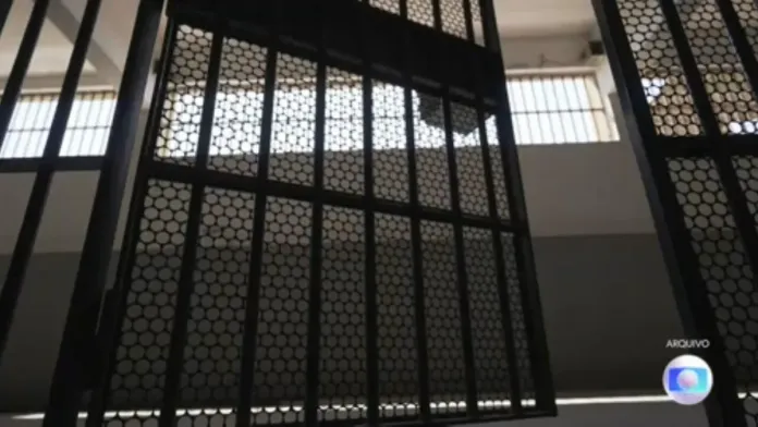 Congresso derruba veto de Lula e volta a proibir “saidinha” de presos