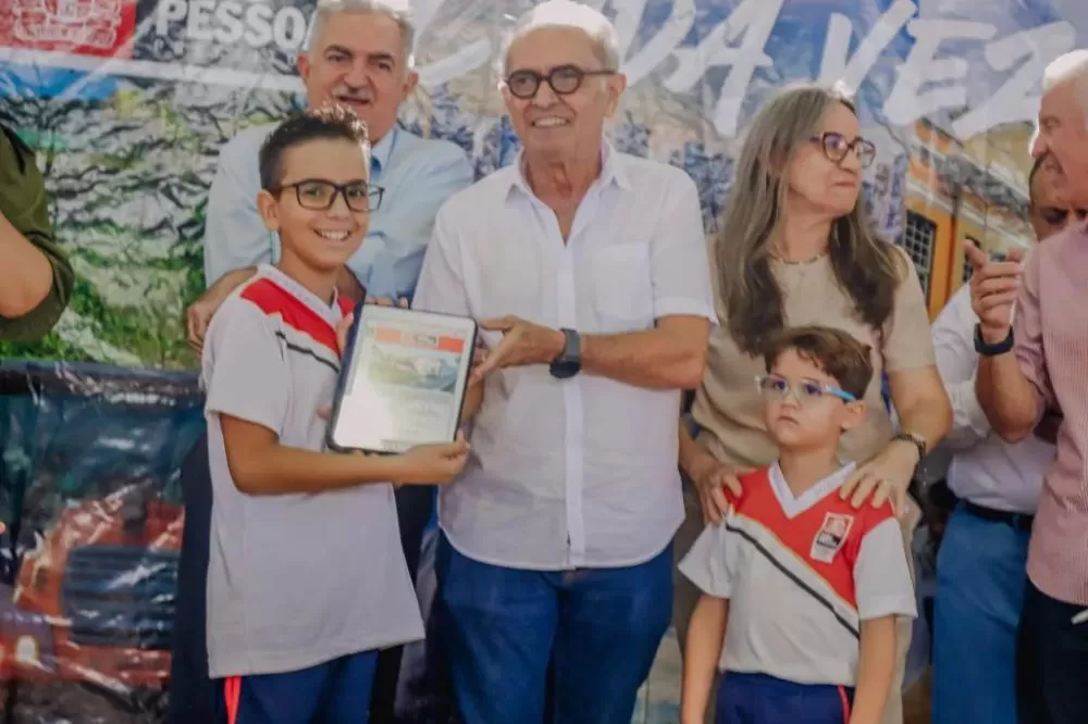 Prefeito autoriza reconstrução da Escola Padre Bartolomeu Gusmão e obras avançam em quase metade das unidades de ensino