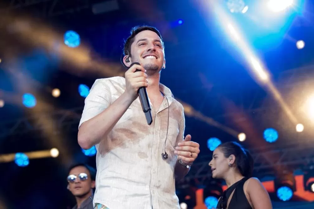 Riacho dos Cavalos encerra hoje o São João Bom Demais com Jonas Esticado