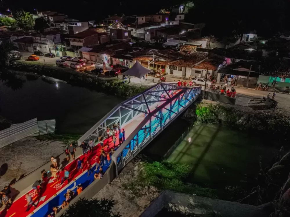 Prefeito de João Pessoa inaugura passarela que liga os bairros São José e Manaíra
