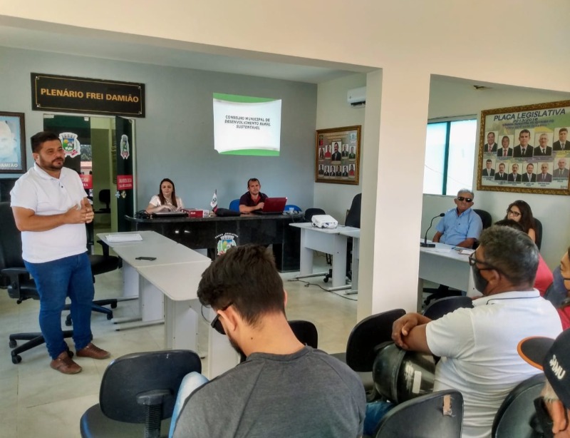 Quixaba, em parceria com a Empaer, realiza encontro com agricultores e representantes de conselhos; veja tópicos debatidos