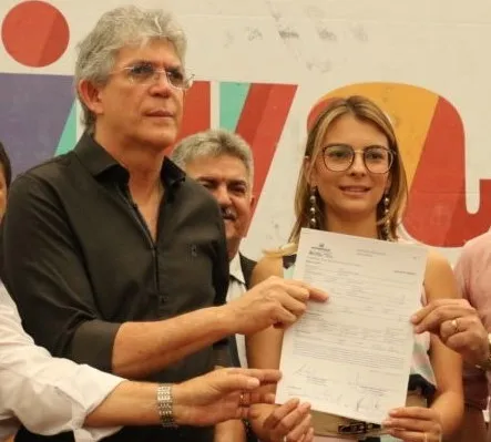 Cotada como vice de Cartaxo, esposa de Ricardo Coutinho é exonerada do Governo Lula