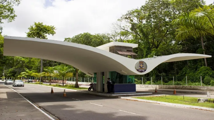 UFPB abre inscrições para professor substituto com 18 vagas; salários podem chegar a R$ 7,3 mil