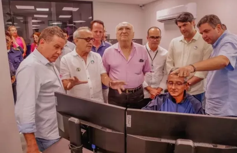 Nominando Diniz assume prefeitura de João Pessoa durante viagem de Cícero Lucena à França