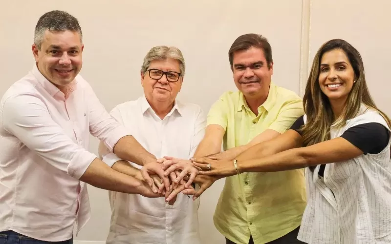 João Azevêdo anuncia apoio do PSB à pré-candidatura de André Coutinho em Cabedelo