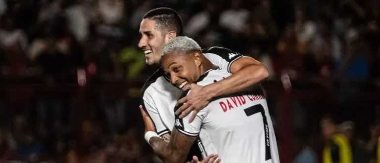 Vasco bate o Atlético (GO) e engata a 4ª vitória seguida no Brasileiro