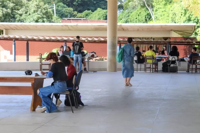 UFPB oferece 450 vagas em cursos de idiomas: Inscrições abertas em agosto