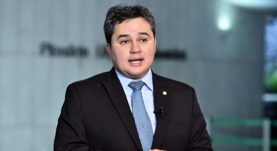Efraim Filho comenta decisão de Romero Rodrigues de não disputar prefeitura de Campina Grande