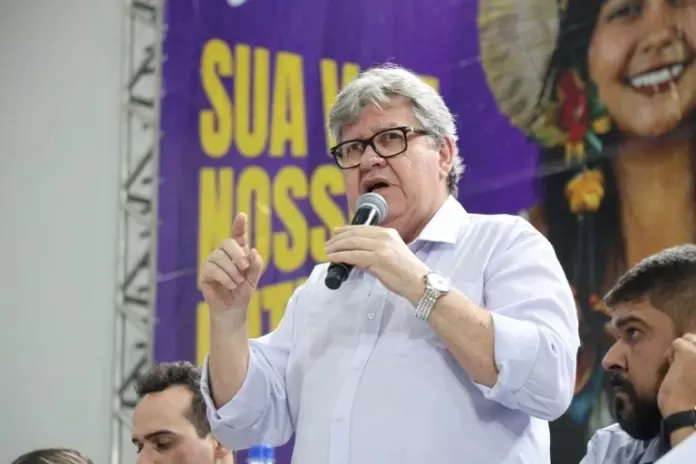 João anuncia abertura de 2 mil vagas para o magistério