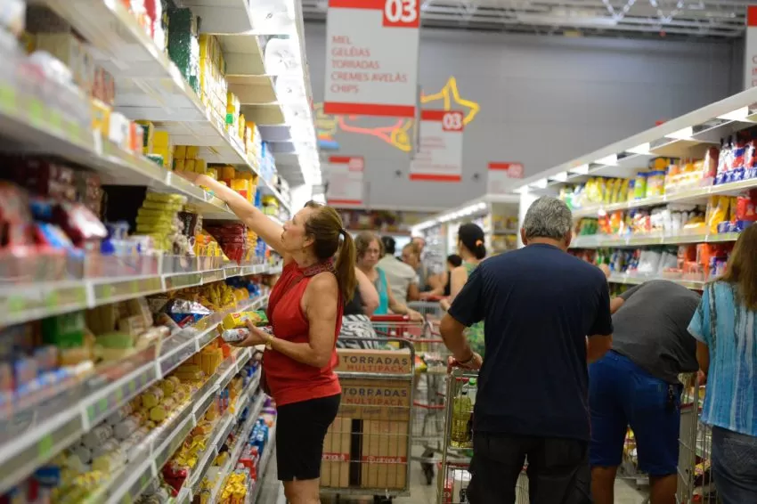 Senado avalia maior incentivo para doação de alimentos por supermercados