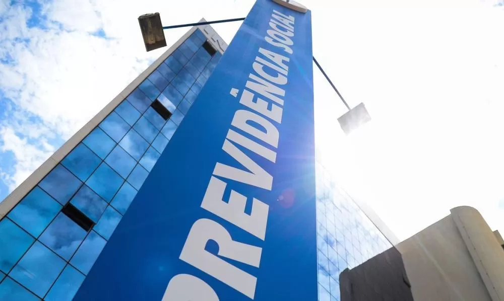 Governo prevê poupar R$ 18 bi com revisão de benefícios sociais em 2025