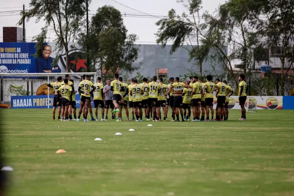 Piza enfrenta 'Boa Dúvida' na escalação do Botafogo-PB contra o Remo