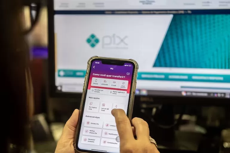 Pix permite pagamentos e transferências sem chave cadastrada, afirma Banco Central