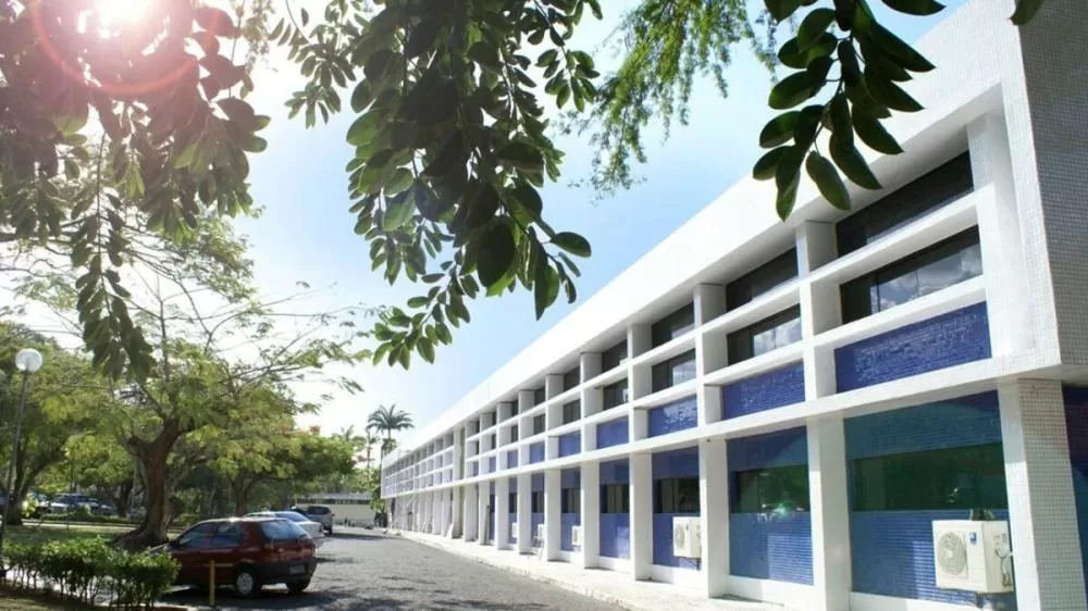 Edital do concurso da UFCG com 151 vagas é publicado; confira cargos, salários e datas importantes