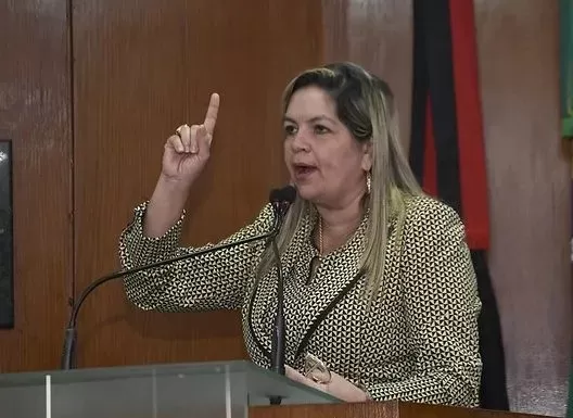 PF prende Raíssa Lacerda em operação contra aliciamento eleitoral