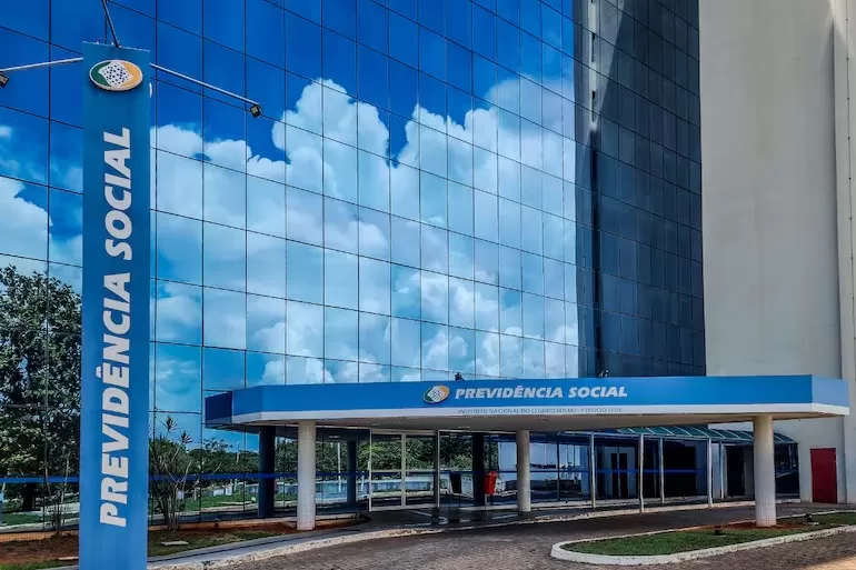 STF retoma julgamento sobre a 'revisão da vida toda' do INSS