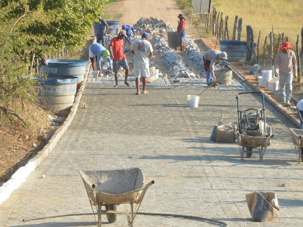Em Bom Jesus, pavimentação avança e melhora vida em Mata Fresca
