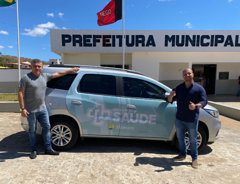 Prefeito de Diamante realiza entrega de uma Spin modelo 2022 para ser utilizada nas ações da secretaria municipal de Saúde