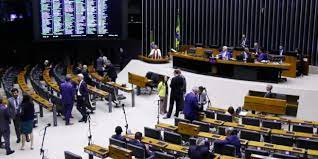 Câmara aprova MP que abre crédito de R$ 27 bilhões para benefícios sociais