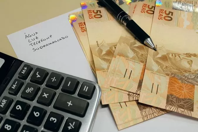 Inadimplência cai em João Pessoa, mas endividamento ainda preocupa, revela estudo