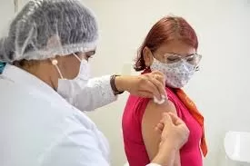 Imunização contra Influenza é realizada em todas as salas de vacinas e nos pontos móveis
