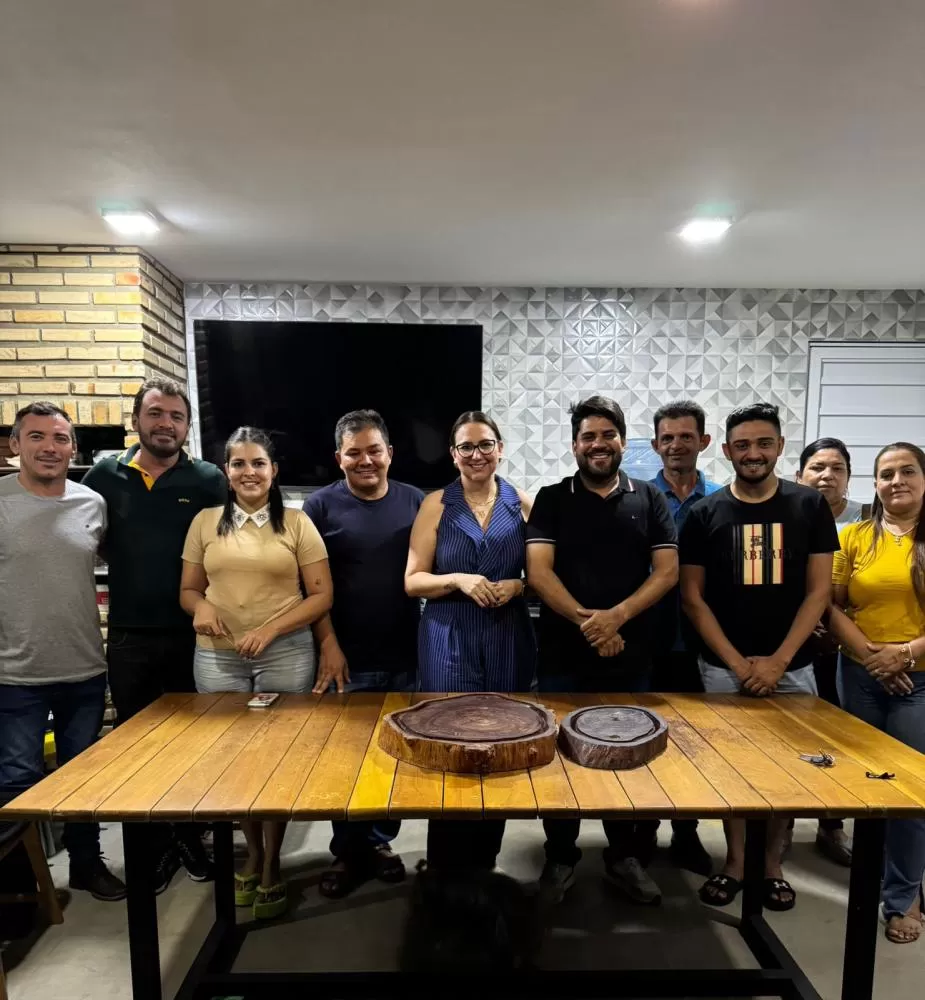 Prefeita Denise Bayma se reúne com vereadores eleitos para definição presidência da Câmara em Bom Jesus