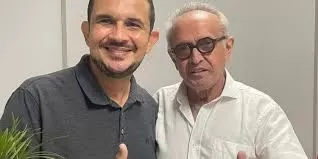 Cícero Lucena confirma permanência de Janildo Silva na Secom em 2025