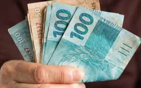 Primeira parcela do décimo terceiro deve ser paga até esta sexta