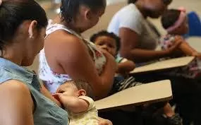 Lei garante prioridade a mães solo em programas sociais e escolas públicas, na Paraíba