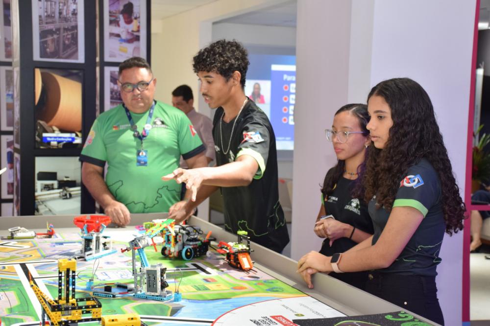 Pelo futuro do trabalho, Mundo SENAI reúne estudantes e empresários para falar sobre oportunidades do mercado de trabalho e inovação