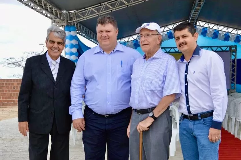 Prefeito de Boa Vista presta homenagem a Ernesto Reibel, fundador da BUN