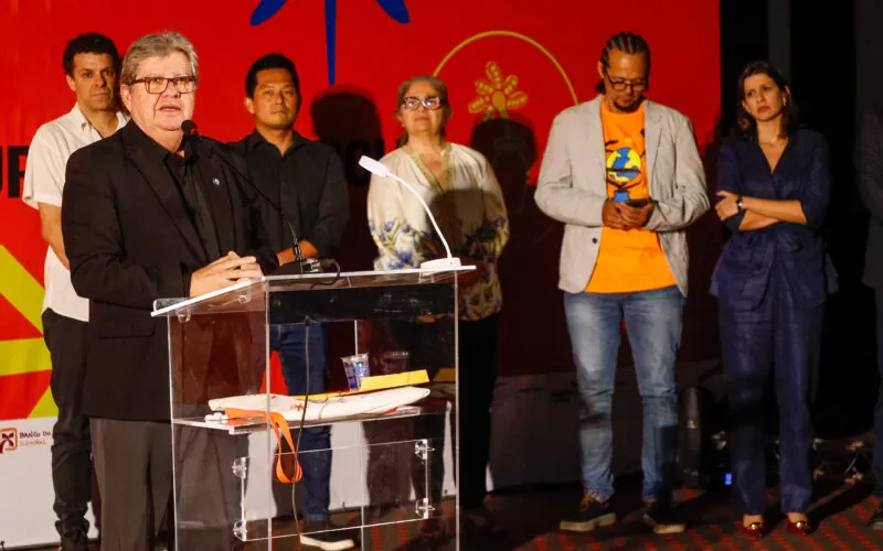 João Azevêdo prestigia abertura do 19º Fest Aruanda e destaca investimentos para fomentar o audiovisual paraibano