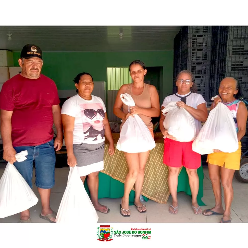 Prefeitura de São José do Bonfim entrega 200 kits de alimentos para munícipes da zona rural