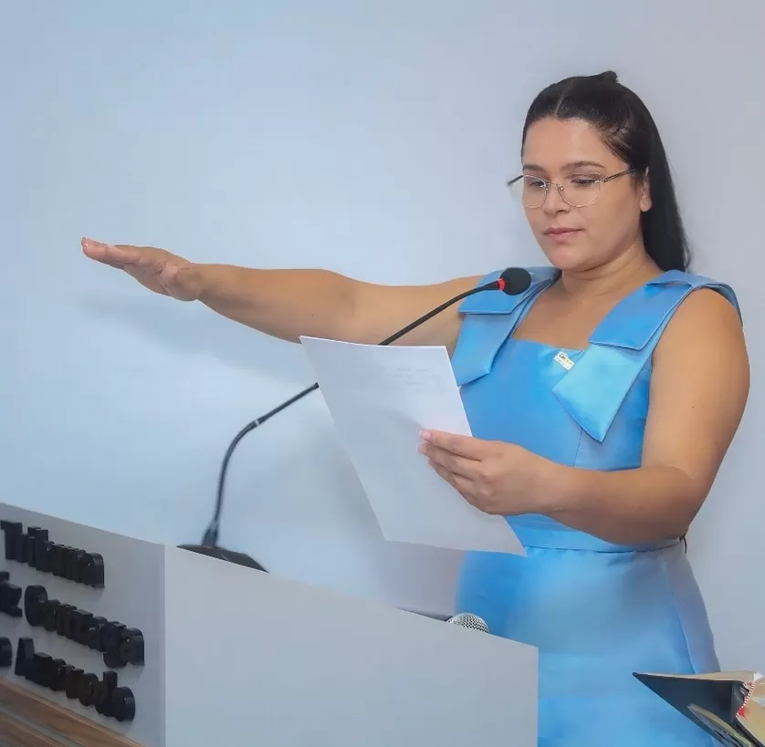 Austryanee Jerônimo é empossada como prefeita de Baraúna