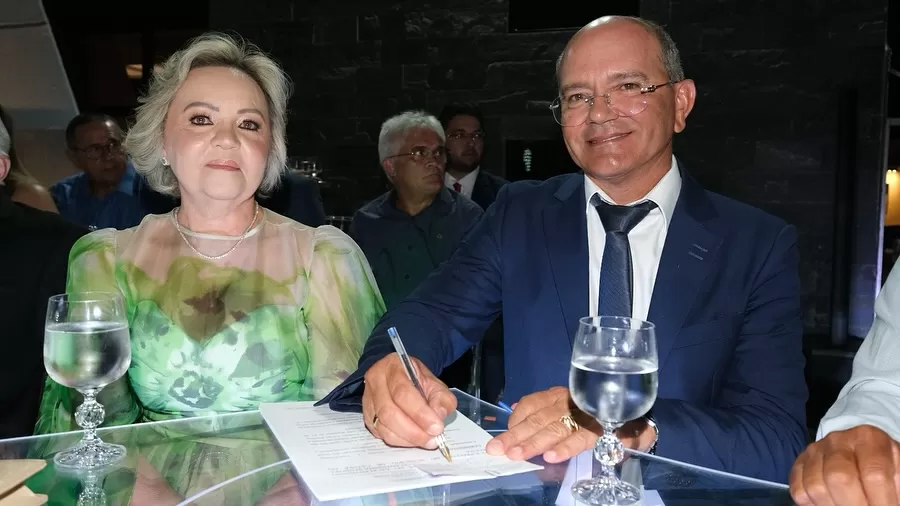 Laurinho Maia toma posse para segundo mandato em Catolé do Rocha