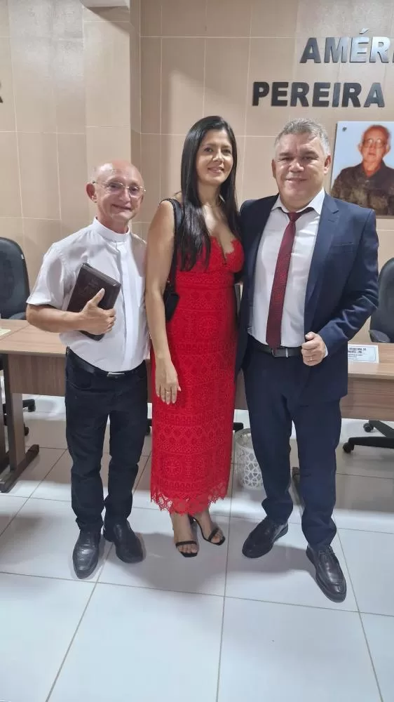 Hermes Filho é empossado para seu segundo mandato como Prefeito de Diamante