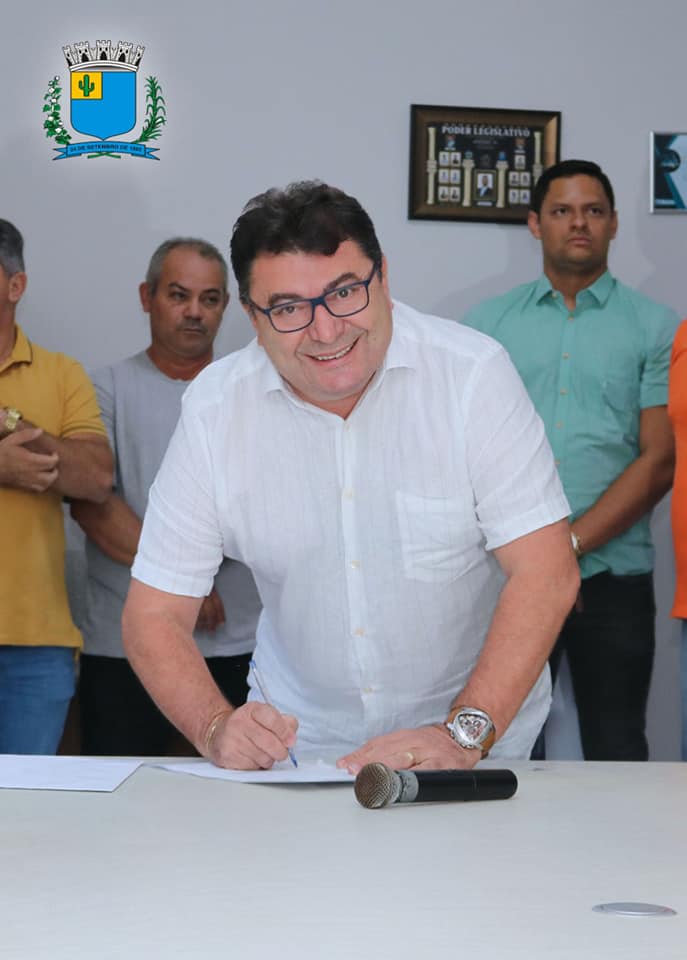 Prefeito de Soledade, Geraldo Moura, assina Ordem de Serviço para pavimentação da Rua Padre Ibiapina (Rua do IPSOL).