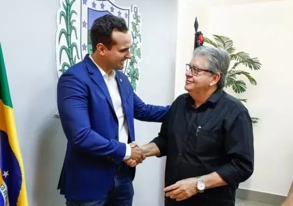 João Azevêdo Destaca Confiança em Lucas Ribeiro para Possível Transição em 2026