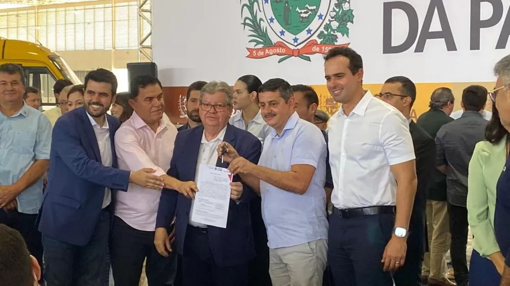 Boa Vista é contemplada com novo ônibus escolar para a educação