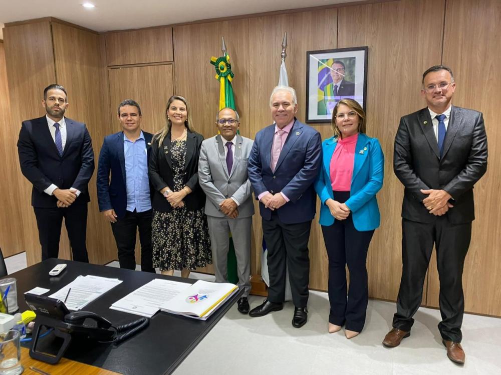 Em Brasília, Carol Gomes se reúne com autoridades em busca de melhorias da área de saúde de Campina Grande